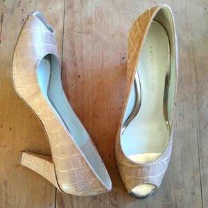 Antonia Melani Shawna peep toe heels